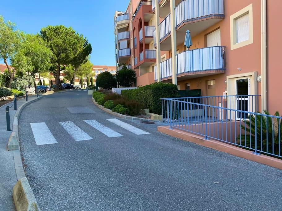 Coeur De Frejus: L'Amphitheatre Apartment with Pool and Terrace Exterior photo