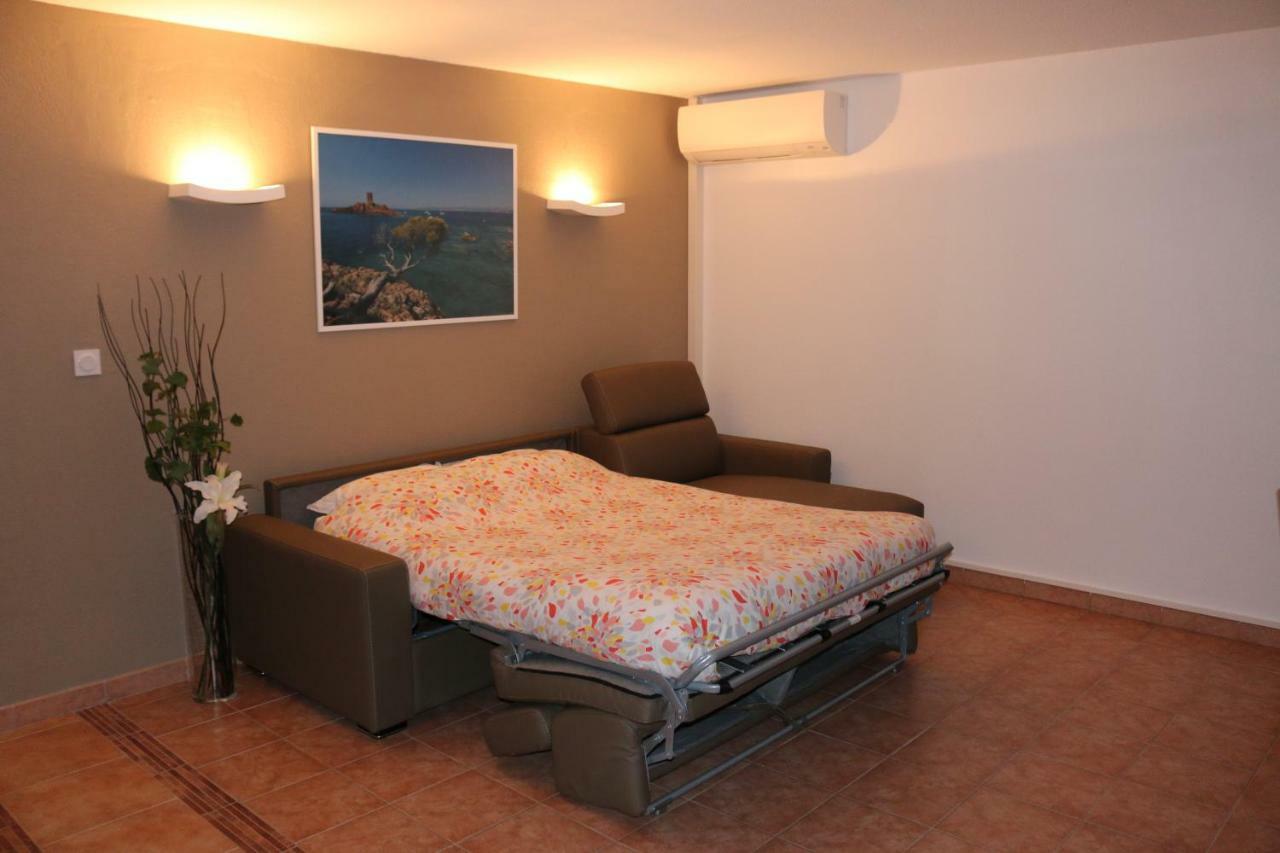 Coeur De Frejus: L'Amphitheatre Apartment with Pool and Terrace Exterior photo