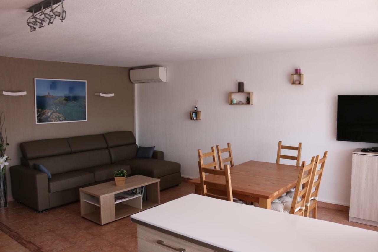 Coeur De Frejus: L'Amphitheatre Apartment with Pool and Terrace Exterior photo